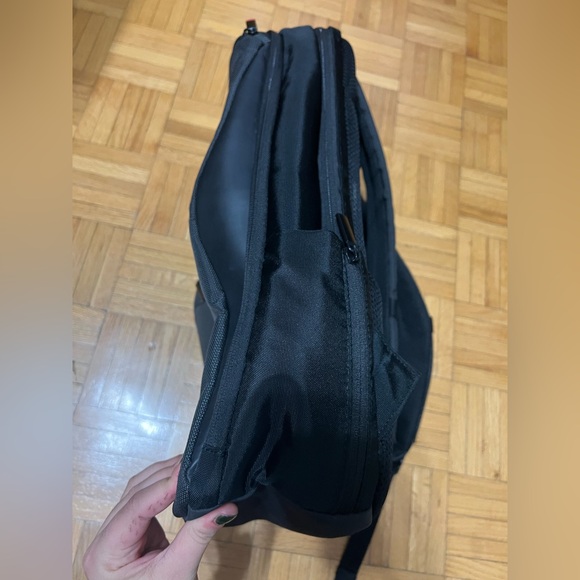 Back pack - Picture 2 of 6